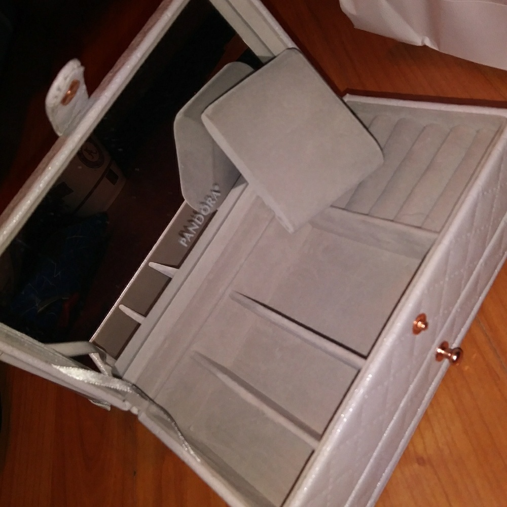 Pandora jewelry box - NWT